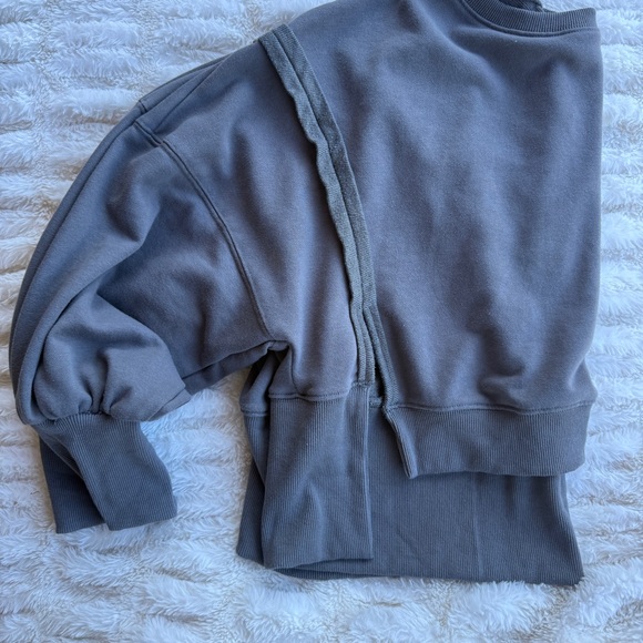 Oversized Cropped Gray Sweatshirt - Picture 3 of 5